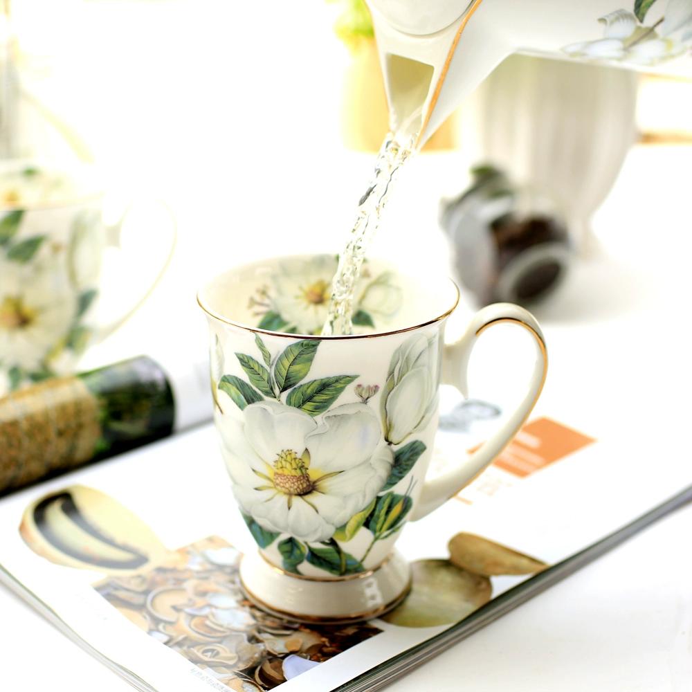 Fine Bone China Coffee Mugs Set of 4, Hand Drawn Gold Rimmed Floral Mugs, Porcelain Bone China Tea Cup with Lid, 300ml Elegant Office Home Tea Sets