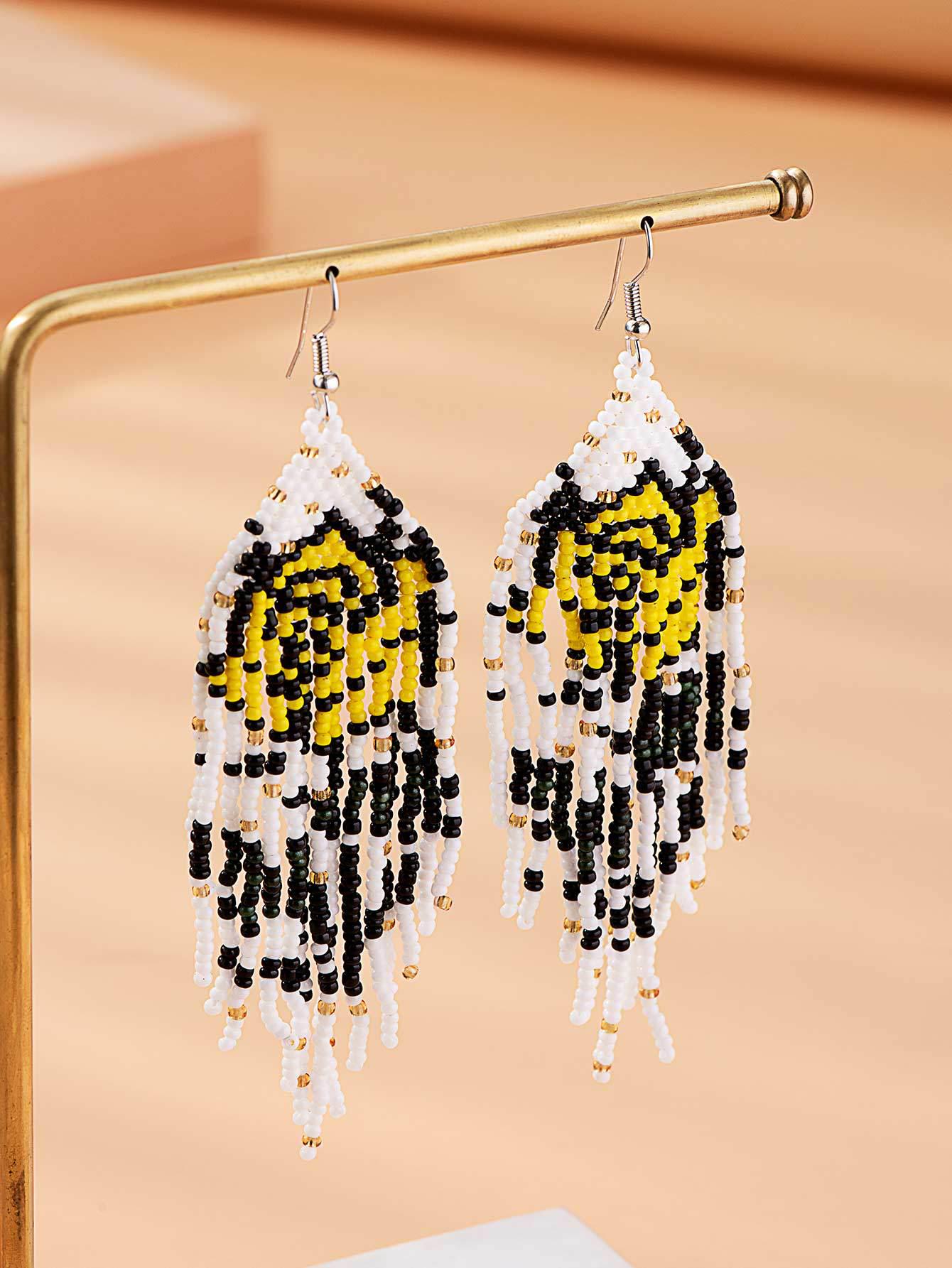 

Серьги-кисточки ручной работы в богемном стиле с розовыми розами - этнические и стильные