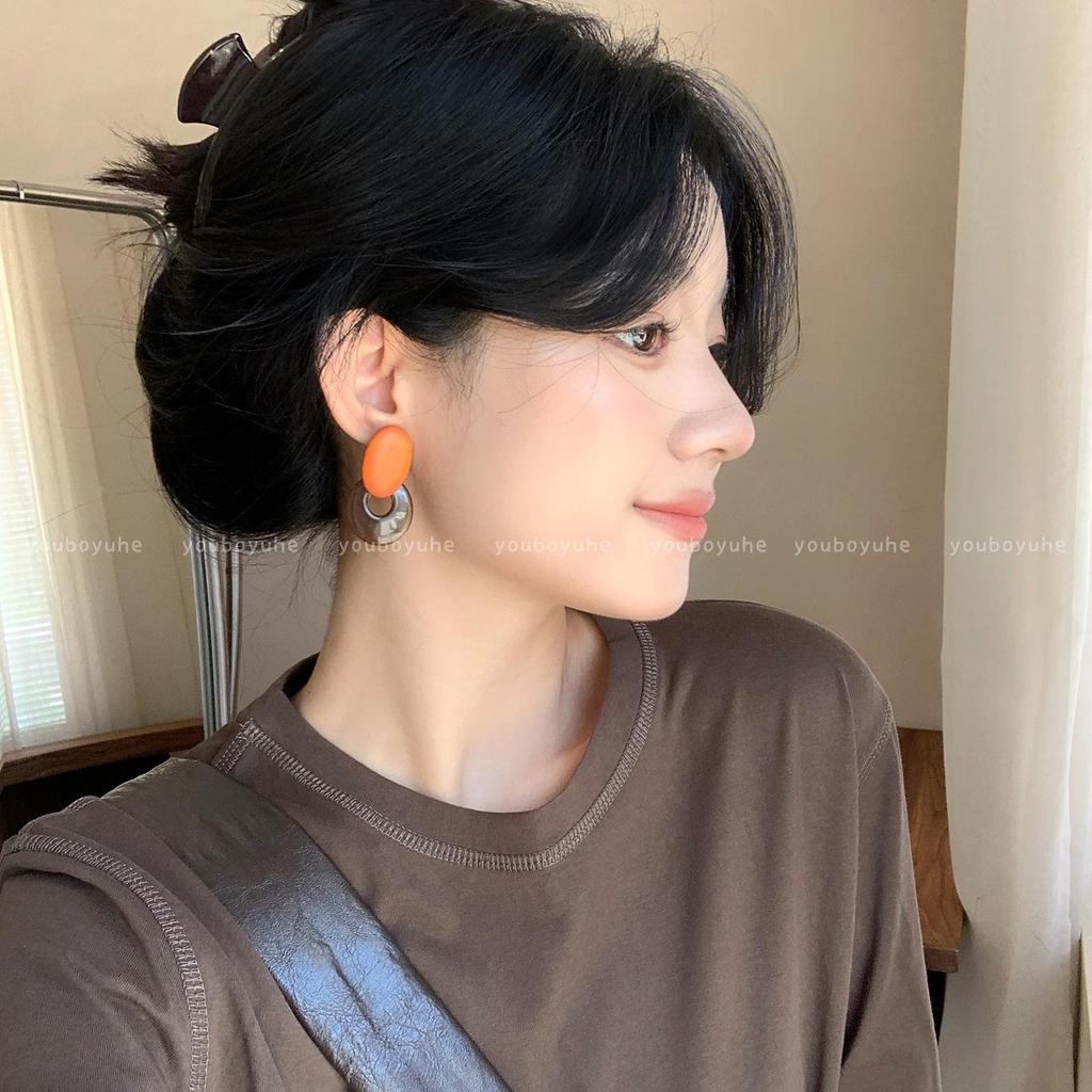 Retro Brown Wooden Stud Earrings – Niche High-End Autumn Jewelry for Women