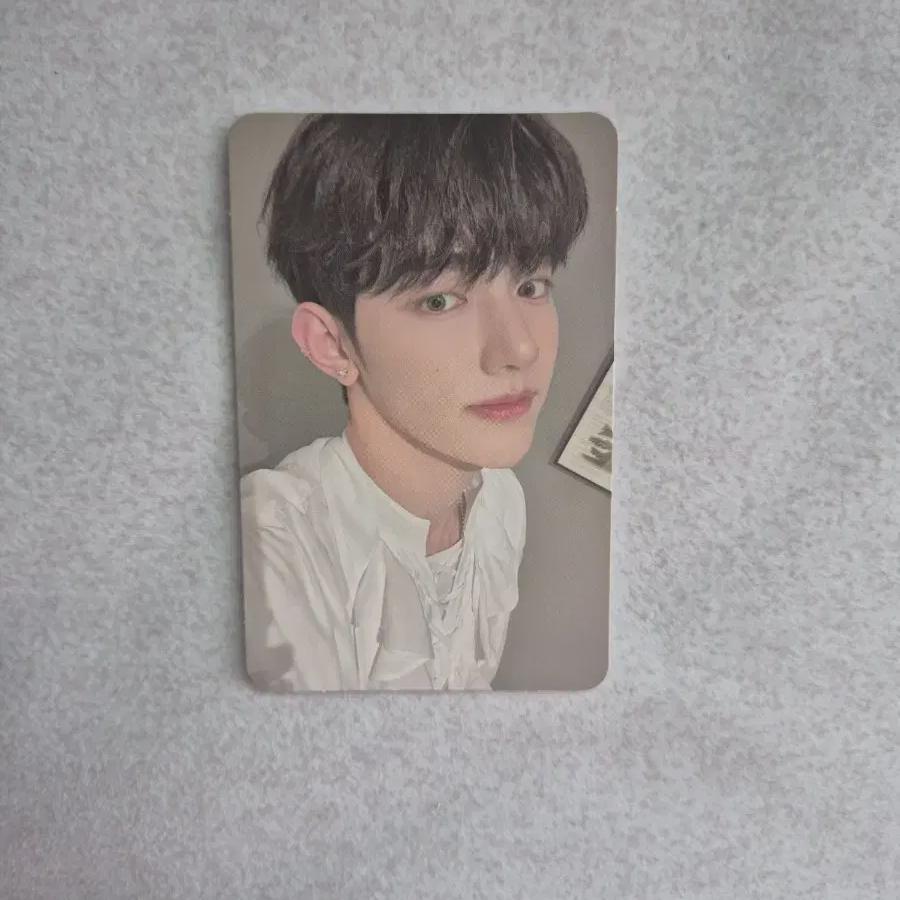 

Дживон Чжан Хао Фотокарточка Альпо Молодость в тени Версия Тень