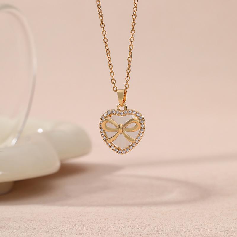 Titanium Steel Non-fading Necklace - European & American Style, Light Luxury, Versatile Korean Fashion, Perfect for Women and Girlfriend Gifts.