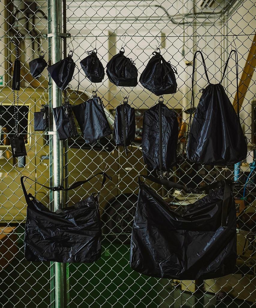 Gordon Miller Cordura Ripstop Nylon Shoulder Bag, 40L, Highly Water-Resistant, High-Strength, Ultra-Lightweight, with Carabiner, Navy, 01813384