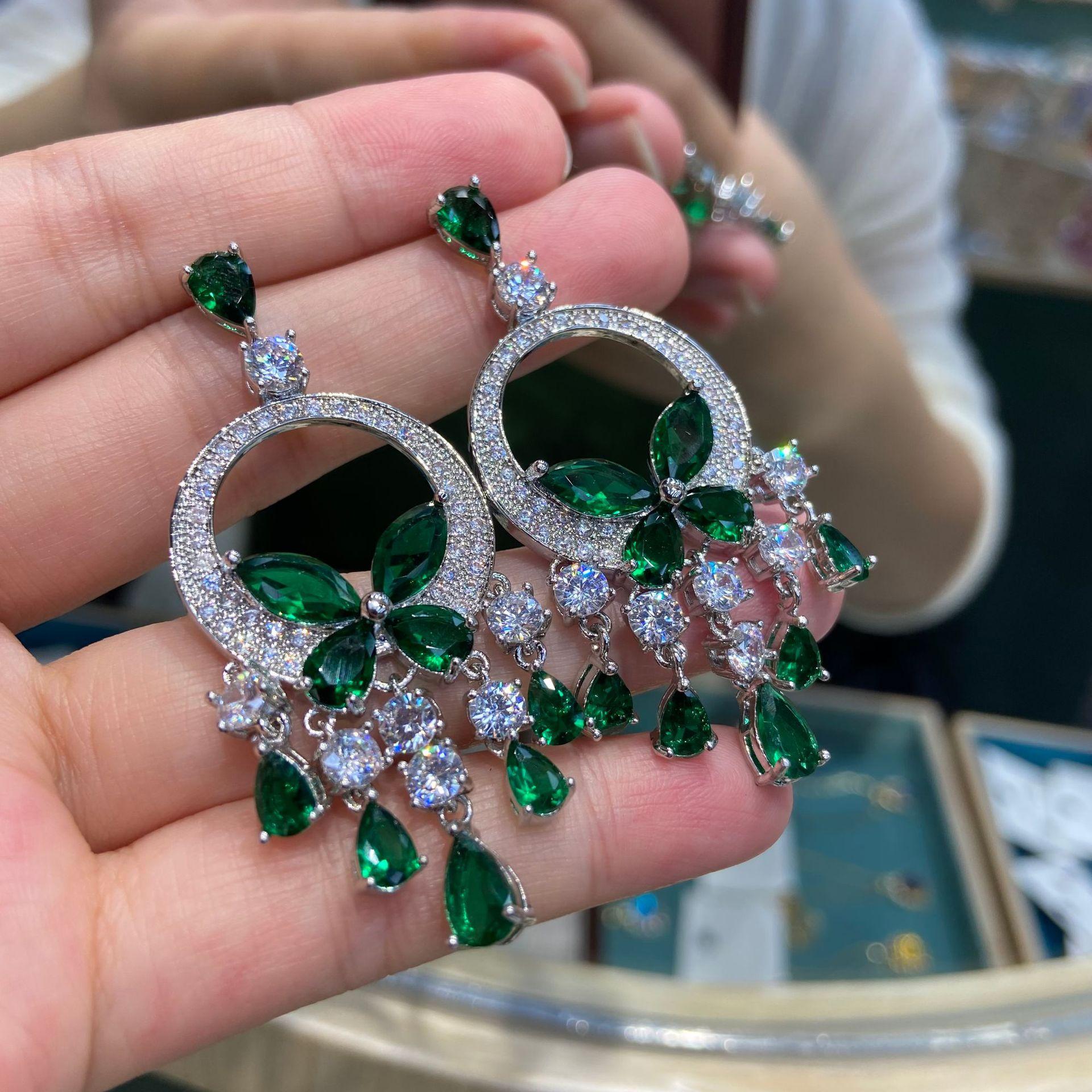 

French Heavy Industry Temperament Green Butterfly Fringed Earrings Necklace Flash Gorgeous Dinner Dress Accessories Fashion High Sense