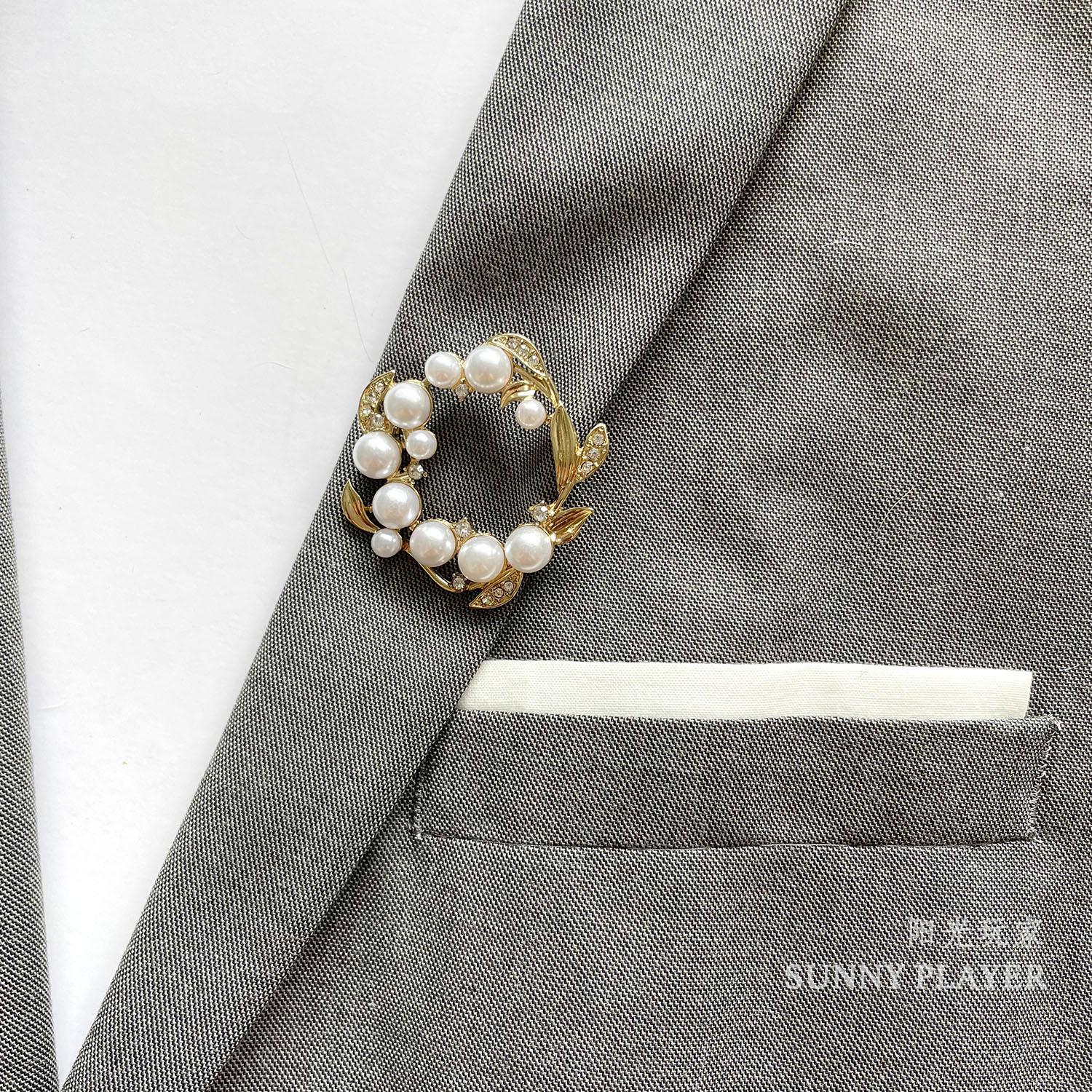 

Набір брошок та корсаж з перлів у стилі Морі для весілля нареченої та нареченого