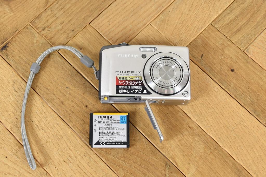 Fujifilm Finepix F60fd 12MP Digital Camera 3x Zoom Tested