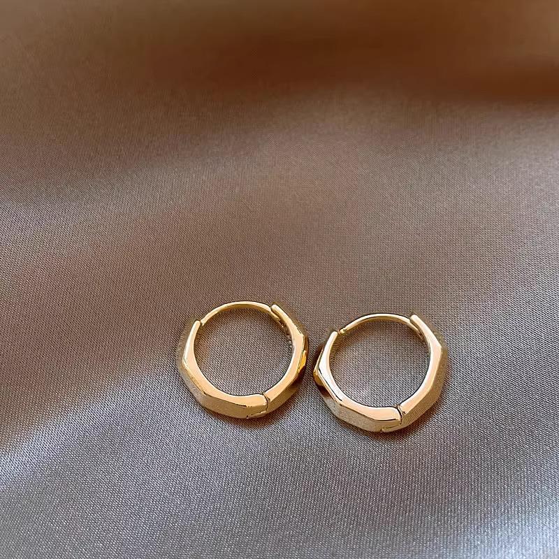 

Элегантные китайские ретро-серьги 2024 года: Роскошный винтажный стиль для женщин