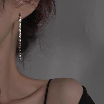 Silberne Sternenhimmel-Quastenohrringe für Damen – trendiges High-End-Design 2025