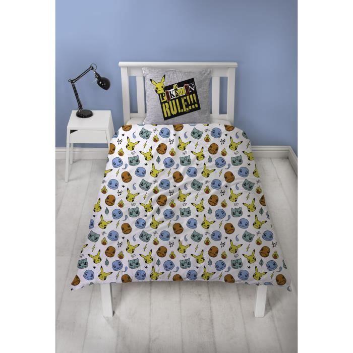 Parure De Lit Réversible - POKEMON - Pikachu Et Starter - Gris - Microfibre - 1 Housse De Couette 140 X 200 Cm + 1 Taie 63 X 63 Cm