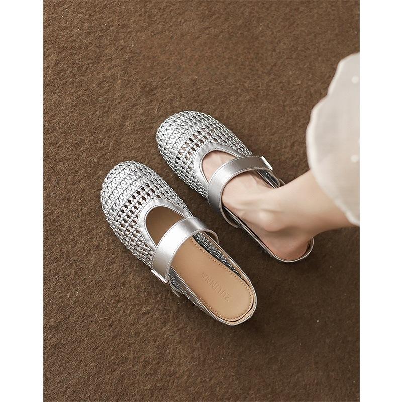 

Soft leather version~ Hand-woven hollow sandals for women s 2025 summer new models with breathable bag head and half slippers for external wear 40 серебряный