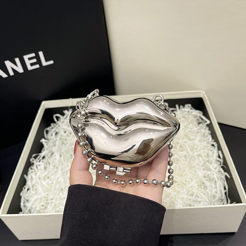 Funny creative lip bag 2025 summer new Korean version ins girl shiny chain trendy one-shoulder crossbody bag