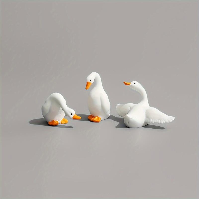 Cute White Goose Ornaments-Resin Handmade Table Decorations, Suitable for Home and Garden Decoration