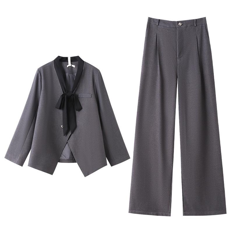 A Two-piece Set of Stylish Casual Suit Jackets and Wide-leg Pants for Plus-size Women's Autumn and Winter