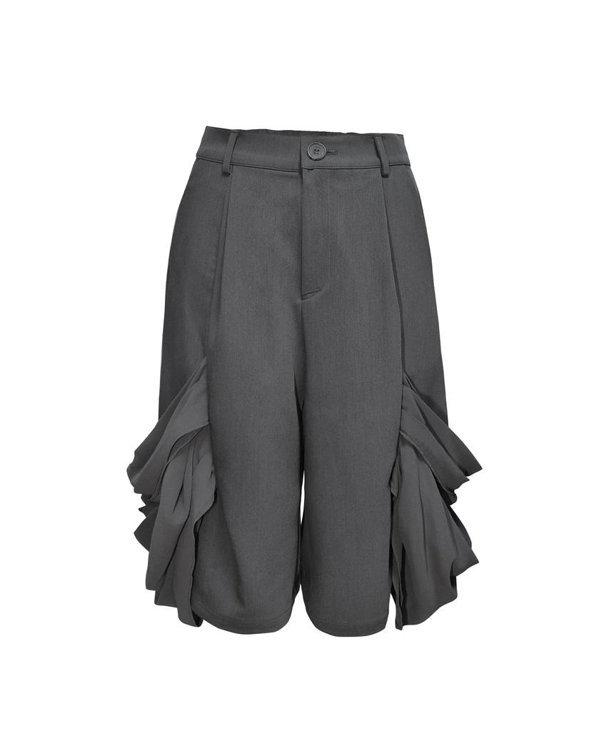 Jeongdo Veil Bermuda Slacks. Dark Gray