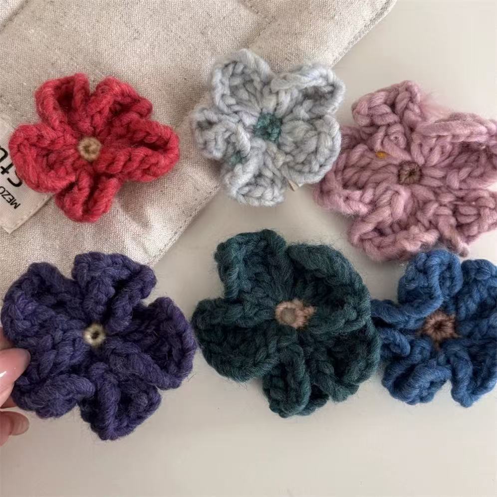 Słodki Uroczy Klips do Włosów Niebieski Mały Kwiatek Wsuwka Retro Dzianinowy Kwiatowy Kobiety Dziewczynki Klips Krokodylkowy Grzywka Klips Boczny Akcesoria do Włosów