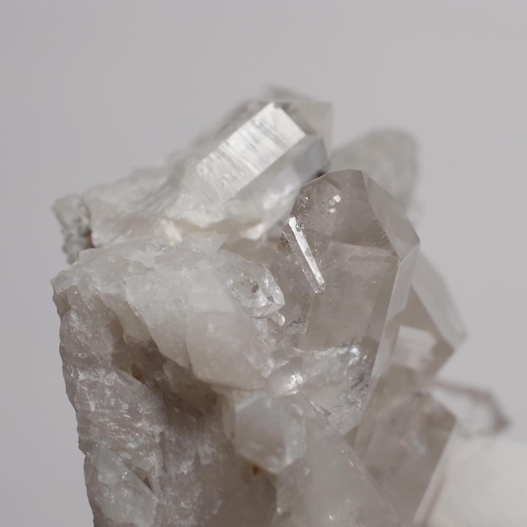 [N2 Stone Natural] Natural Quartz Crystal Cluster - Arkansas, USA - Specimen | (46 | "One-of-a-kind" Rough Stones: Approx. 64g, 68x47x27mm)