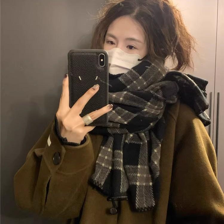 High-end scarf women's winter new Korean versatile retro plaid shawl thickened warm scarf dual-purpose