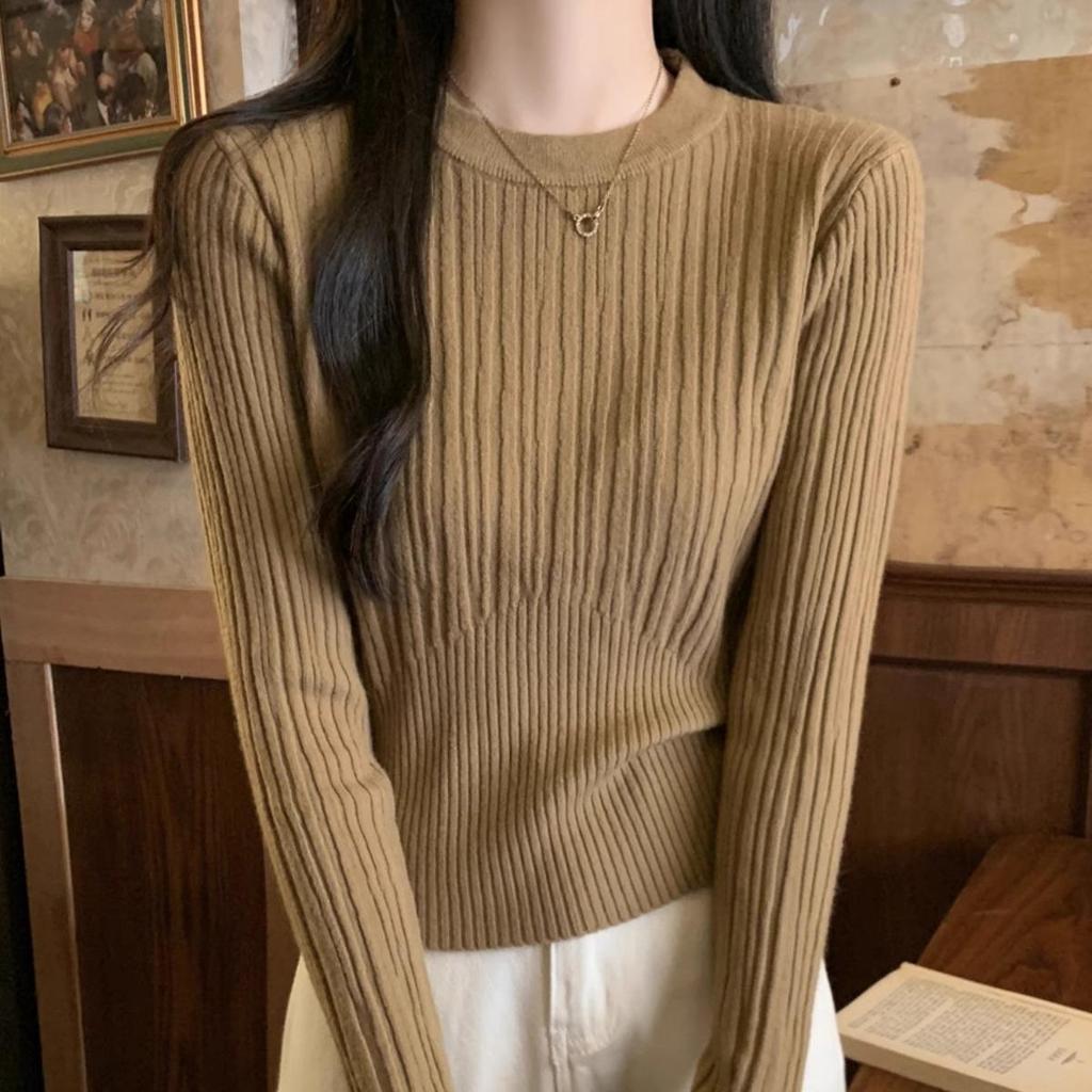 Korean-Style Low-Neck Knit Sweater: Elegant Women's Base Layer for Autumn/Winter 2023
