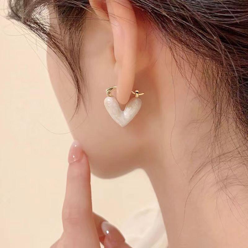 Light Luxury Niche S925 Drop Glaze Love Stud Earrings Women'S French High-End Niche Fashion Exquisite And Versatile