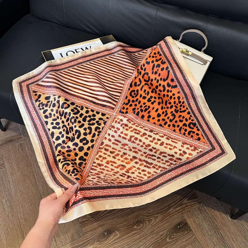 New 71 * 71cm Korean version small square scarf women's silk scarf spring and summer thin sunscreen scarf neck protection tied bag headband scarf