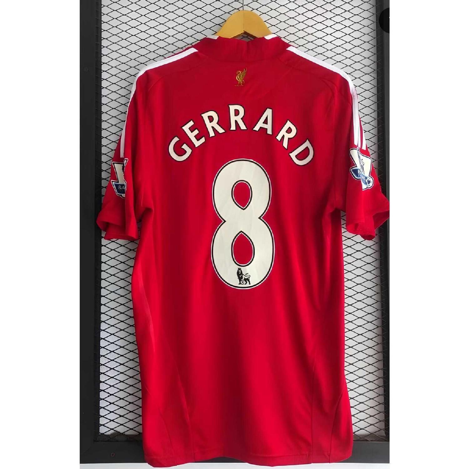 

Домашняя майка Liverpool Gerrard 2008/10 с логотипом в стиле ретро