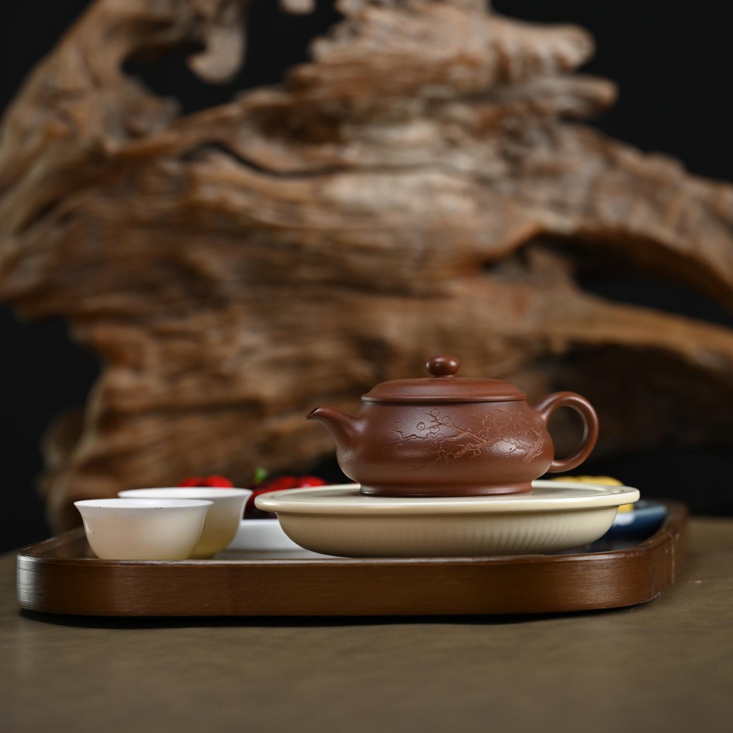 

180ml Antique Yixing Purple Clay Teapots Handmade Carved Plum Blossom Pot Raw Ore Mud Kettle Chinese Zisha Tea Set Cafes Gifts