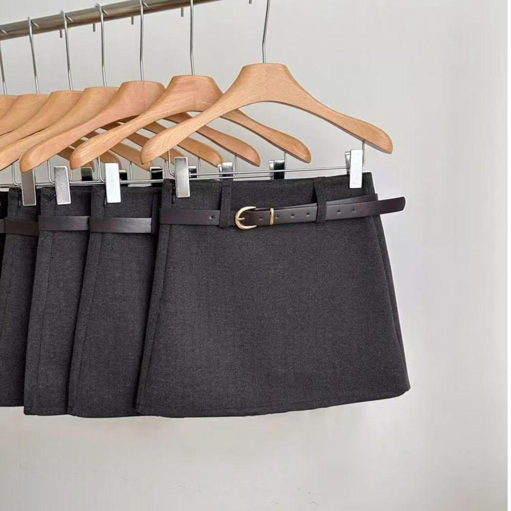 Gray Wool Blend High-Waist A-Line Skirt: Women's Autumn/Winter Slimming, Versatile, Anti-Exposure Design