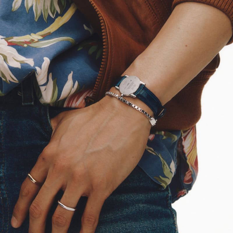 

NUMBERING #5927 Silver_Small