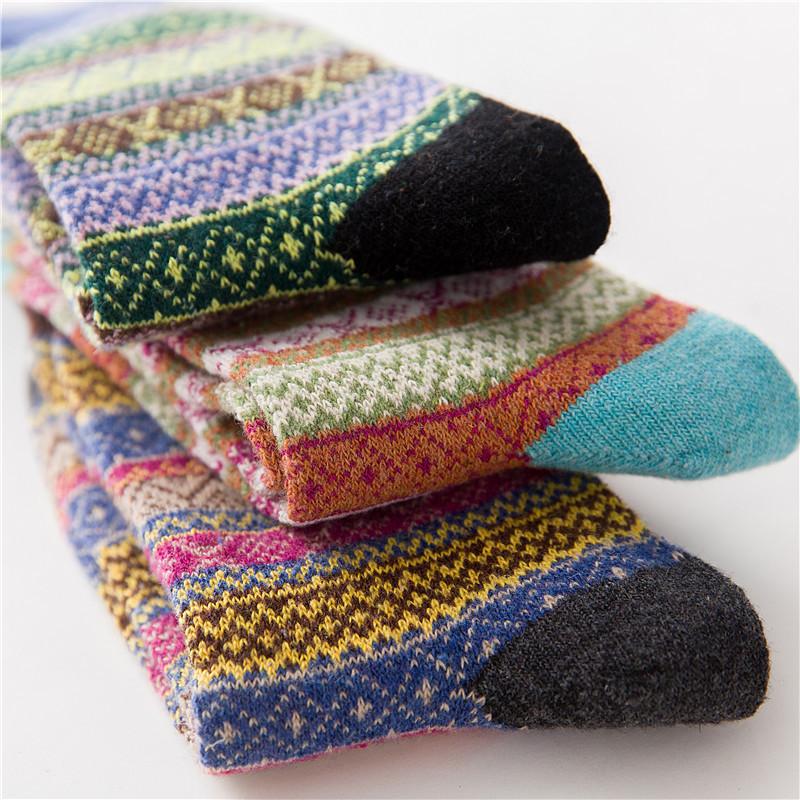 Hiver Nouveaux Produits Chaud Épais Vent National Chaussettes Laine Mi-Mollet Femme Usine 5 Paires
