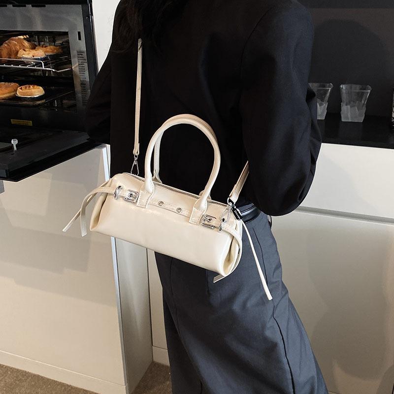 Premium commuter small bag women's new spring and summer versatile messenger bag portable pillow bag baguette bag