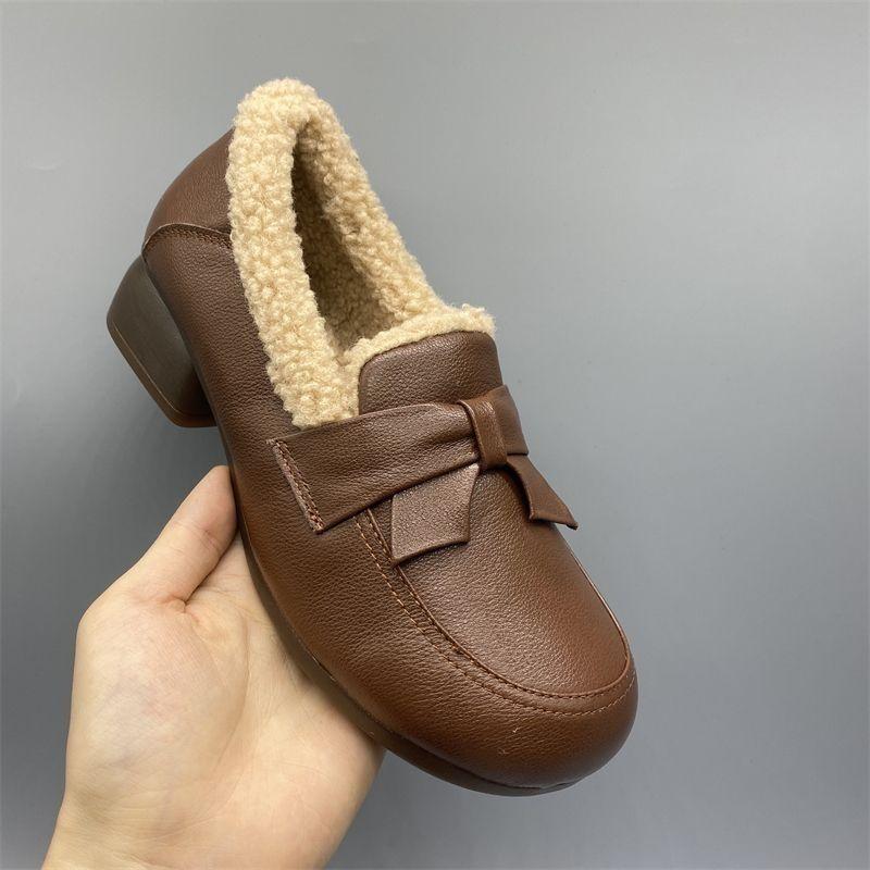 2025 New Lamb Wool Shoes Are Easy To Wear and Not Tired To Keep Your Feet Warm Loafers Pedal New Cotton Shoes Doudou Mother