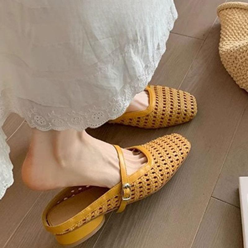 

Hollowed-out Shoes Flip-flops Chunk-heeled Sandals and Beach Flip-flops 35 бежевий