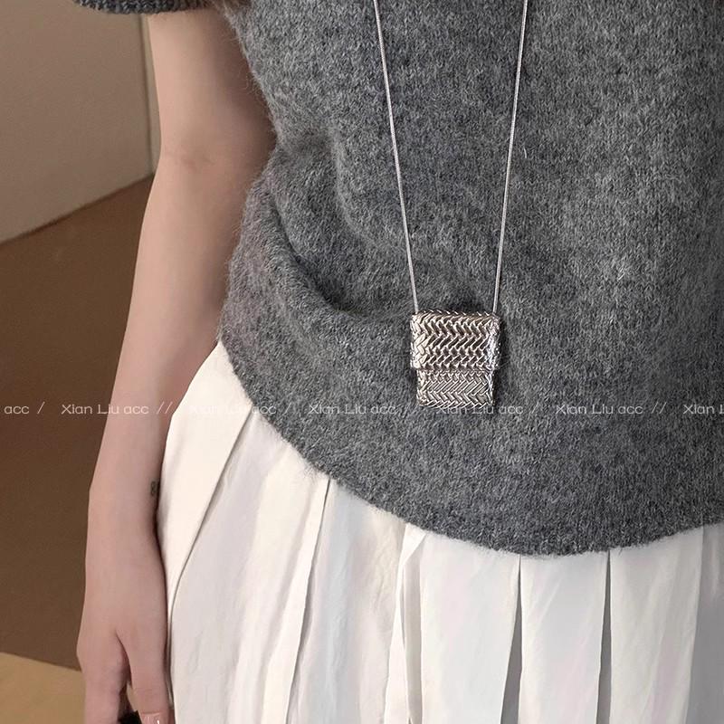 Elegant Stacked Pearl Necklace for Women - High-End Autumn/Winter Accessory with a Stylish Sweater Chain Design