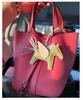 Engel Pegasus Handgenähter Lammfell Taschenanhänger - Niedliche Damenhandtaschen Dekoration & Autoschlüsselanhänger