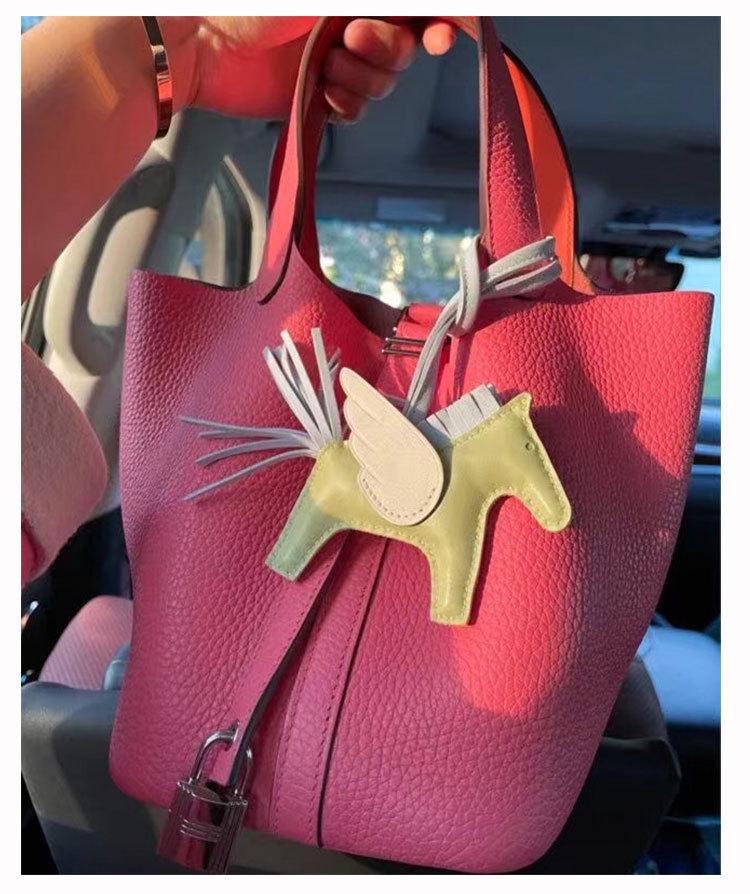 Engel Pegasus Handgenähter Lammfell Taschenanhänger - Niedliche Damenhandtaschen Dekoration & Autoschlüsselanhänger