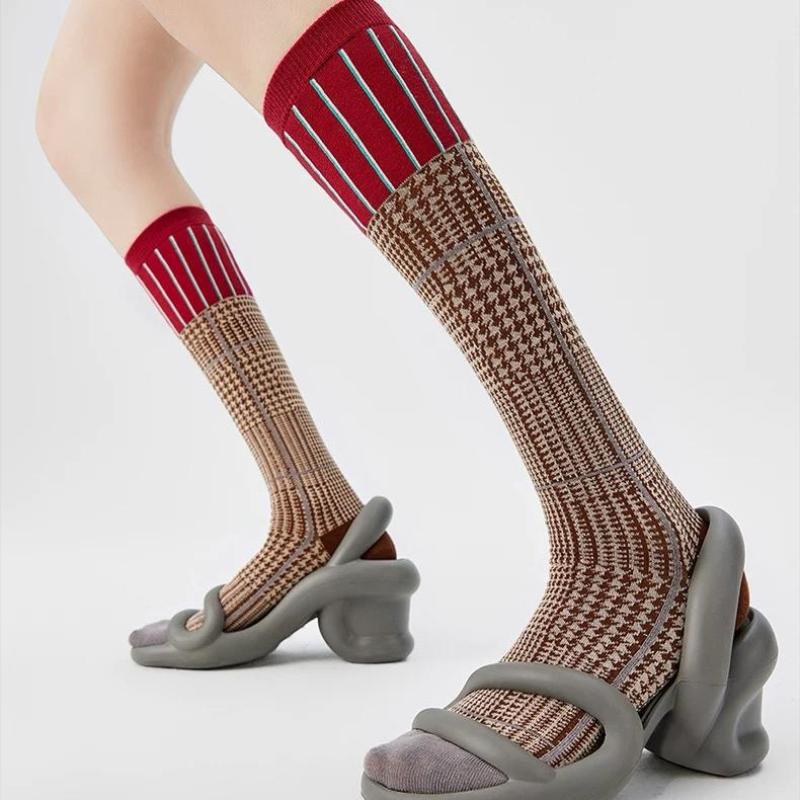 Retro Renk Bloklu Dana Çorabı Kadın Pamuklu Çoraplar Çizgili Kişilik Moda Sonbahar Kış Uzun Boylu Çoraplar