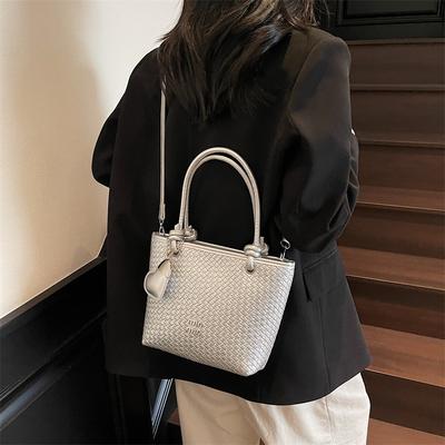 High Sense Fashion Versatile Hand Bag Women's Spring and Summer New Retro Shoulder Bag Niche Bucket Bag