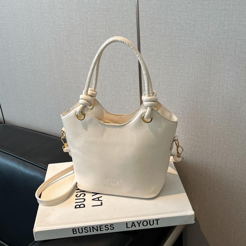 New Simple and Popular Small Bag Women's Summer Versatile Fashion Messenger Bag Casual Portable Bucket Bag