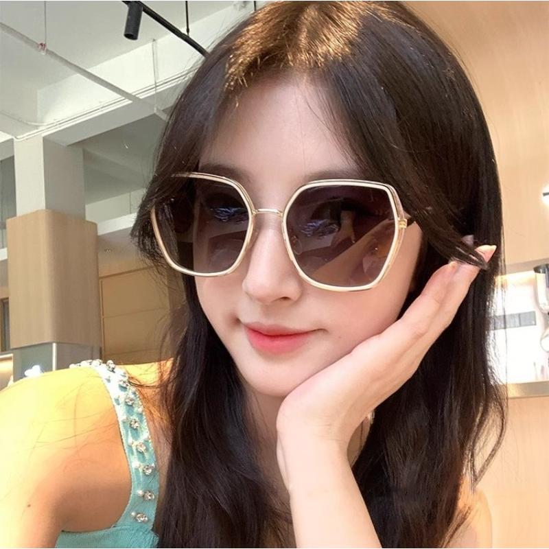Stylish and Versatile Sunglasses for Women, UV Protection, Large Frame, High-end Sunglasses