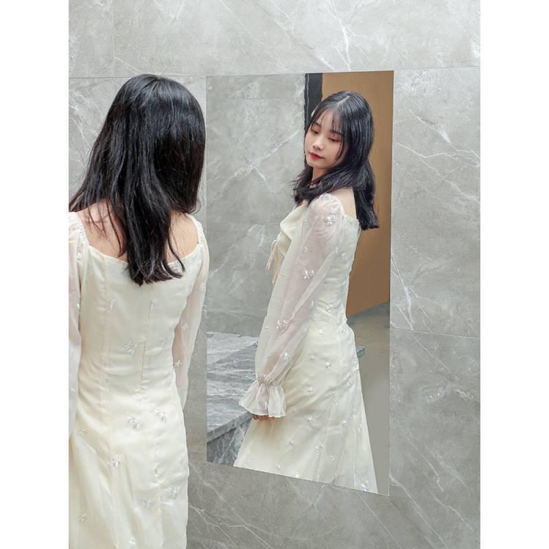 Hochauflösender, an der Wand montierbarer, bruchsicherer Ganzkörperspiegel aus Edelstahl für Make-up