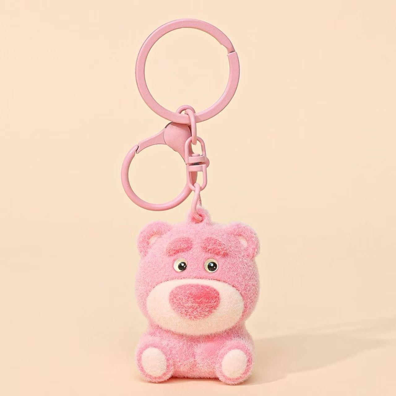 

Милый розовый брелок с клубничным мишкой: Креативный кулон для пары