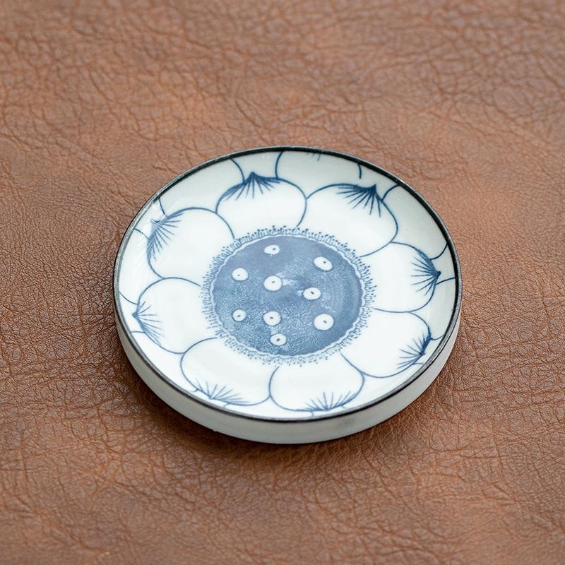 Zen Style Retro Blue & White Porcelain Tea Cup Coaster – Ceramic Anti-Scald Heat Insulation Pad for Gongfu Tea Ceremony.