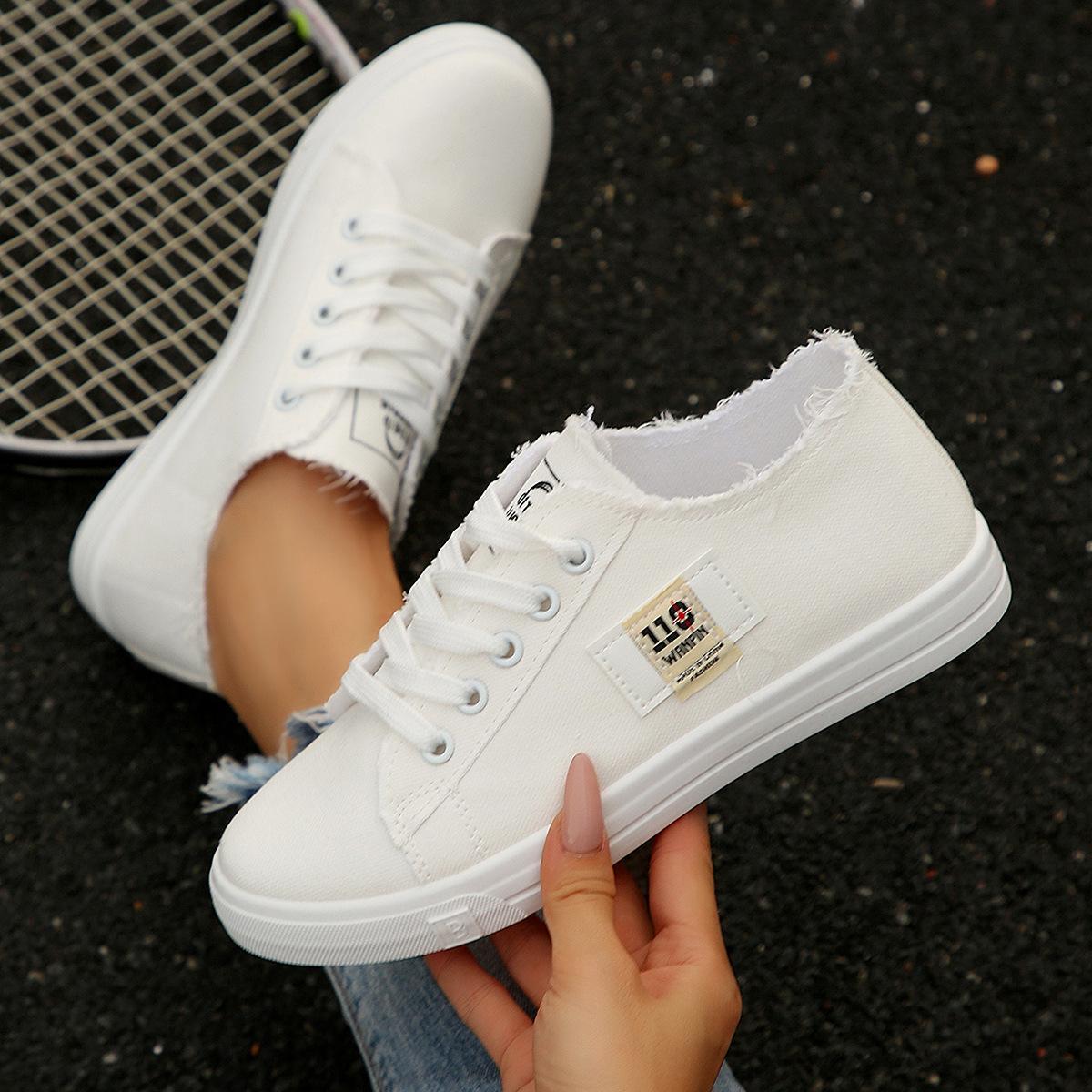 

Маленькие белые туфли женские ins тренд 2025 новые весна и осень парусиновые туфли студенческие повседневные универсальные на плоской подошве универсальные нишевые 41 белый