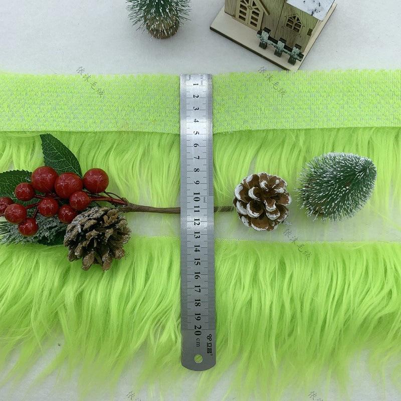 Handmade Faux Fur Trim Christmas Tree Skirt & Fluffy DIY Wreath Craft for Children