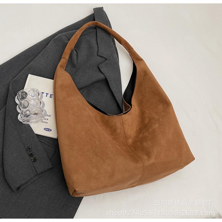 

Retro matte big bag women s 2025 autumn and winter new commuter large-capacity versatile niche tote bag shoulder bag