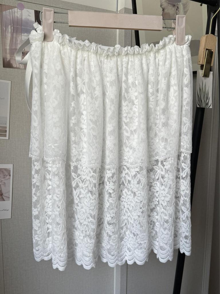 French Sweet Lace Panty Skirt: Women's Layered Slimming Skirt with White Lace Hem, Fake Two-Piece Design