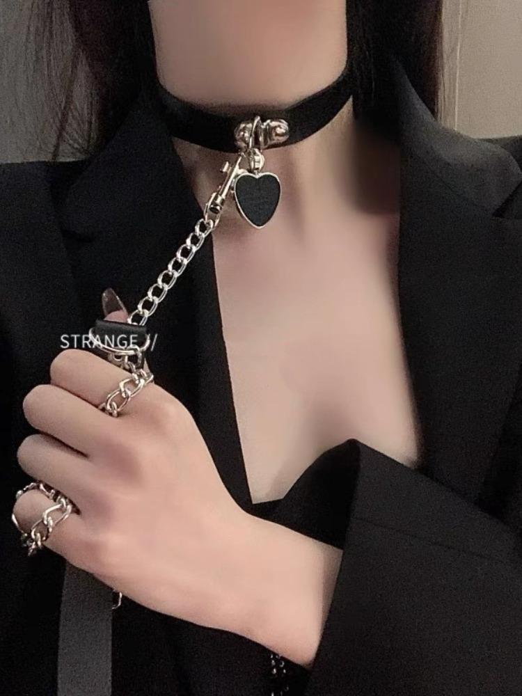 Gothic Harness Women Collar Chain Choker Sexy PU Leather Chain Pendant Collar Choker Necklace Cosplay Accessories for Couples