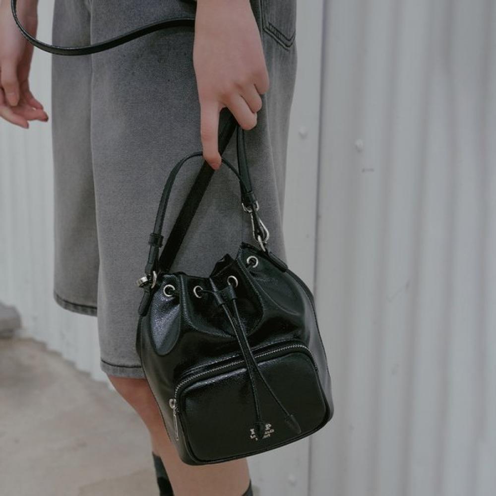 Glossy Pocket Bucket Bag As7ab201