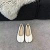 Scarpe da donna a punta divisa a zoccolo di maiale Doudou a fondo piatto scarpe primaverili e autunnali scarpe a barchetta con punta divisa per pollice zoccoli di maiale scarpe da donna rosse