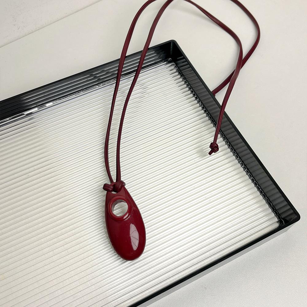 Korean blogger burgundy black oval long necklace popular niche premium acrylic pendant sweater chain