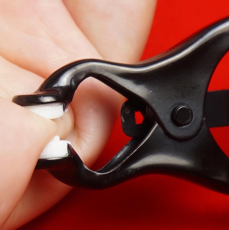 118G Klee Nippelklemmen – Schwergewichtige Metall-Nippelklemmen für intensives Spiel, Paarbondage & sinnliche Erwachsenenspiele